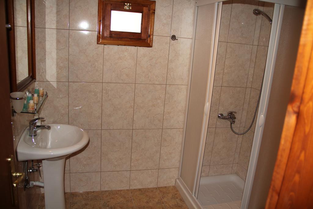 Piges Hotel Gliki Buitenkant foto